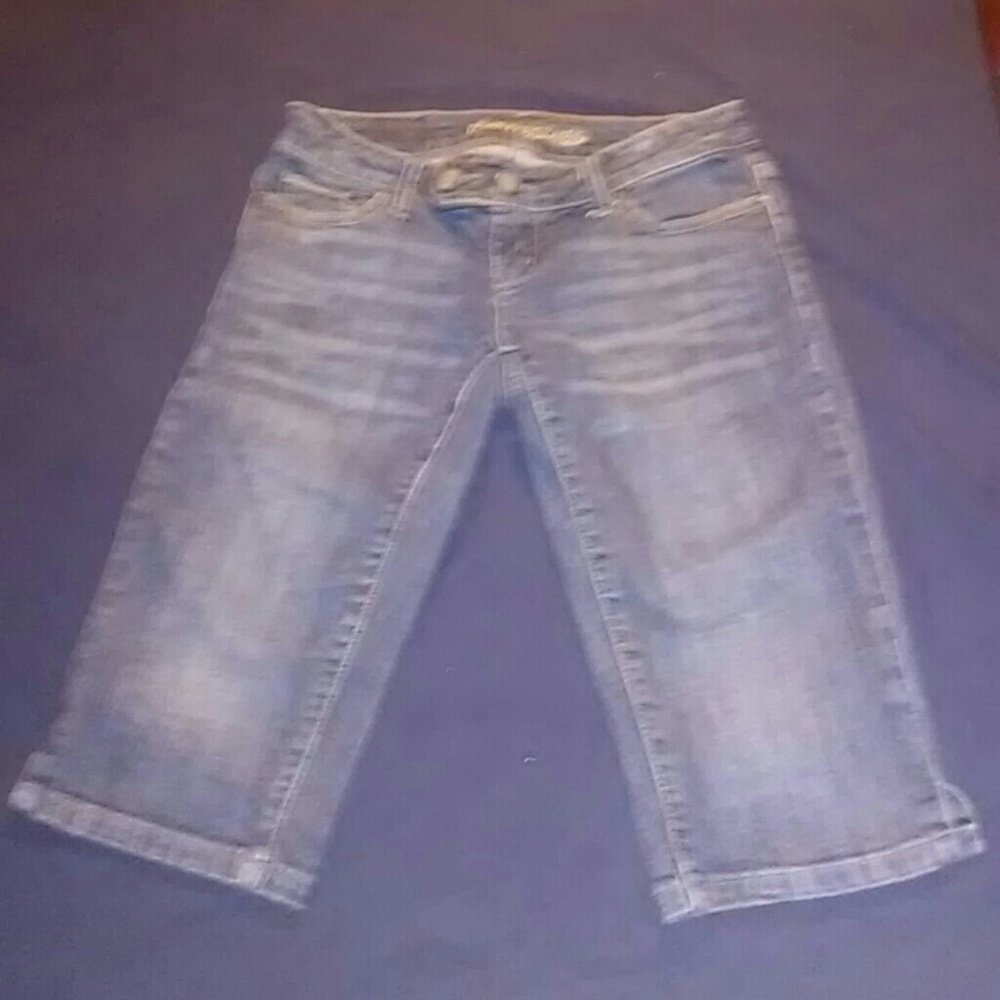 Dark blue capris